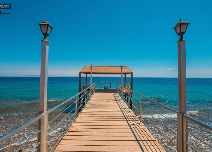 Ecotel Bay View 4*