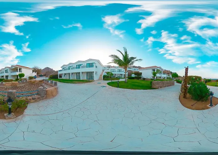 אתר נופש Ecotel Bay View 4*