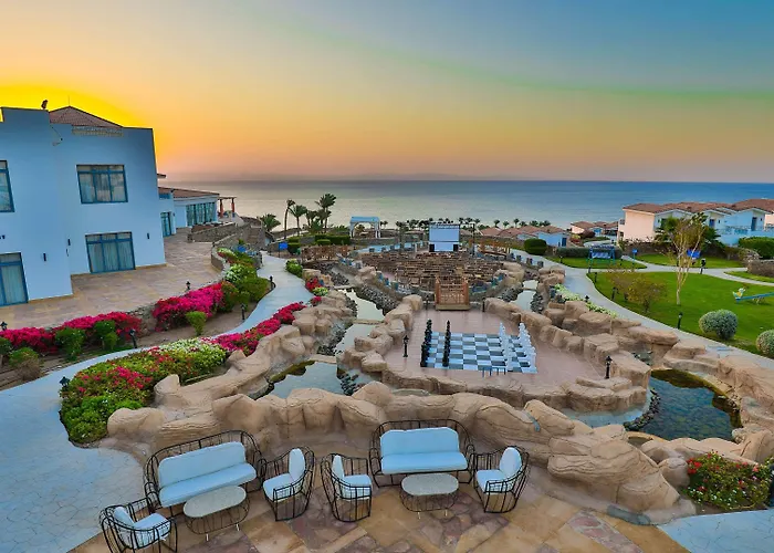 Ecotel Bay View 4*